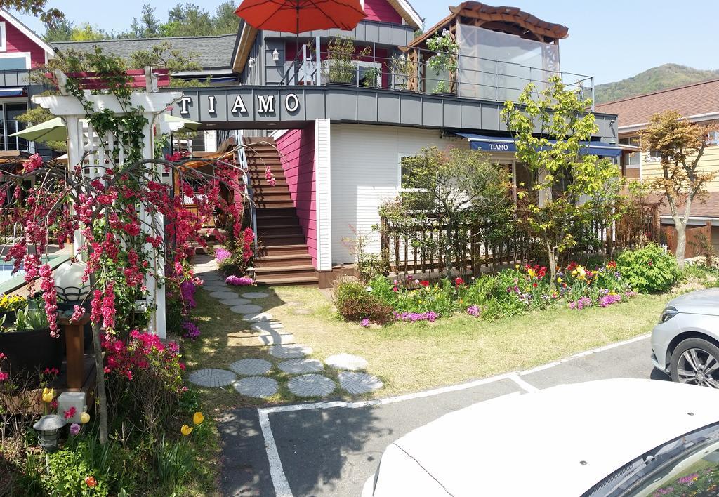 Gyeongju Tiamo Pension Exterior foto